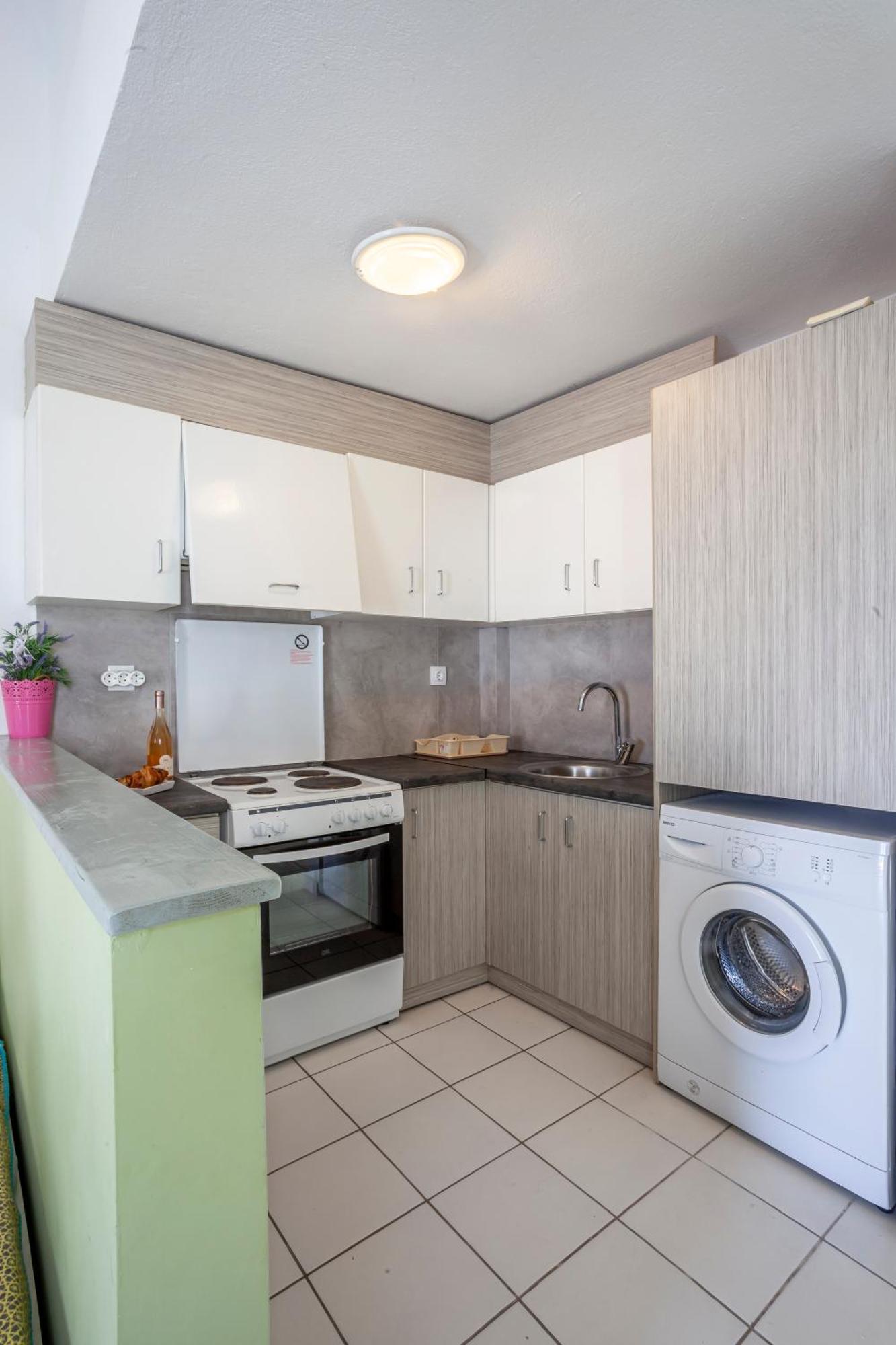 Akrotiri Apartment Пефкохори Екстериор снимка