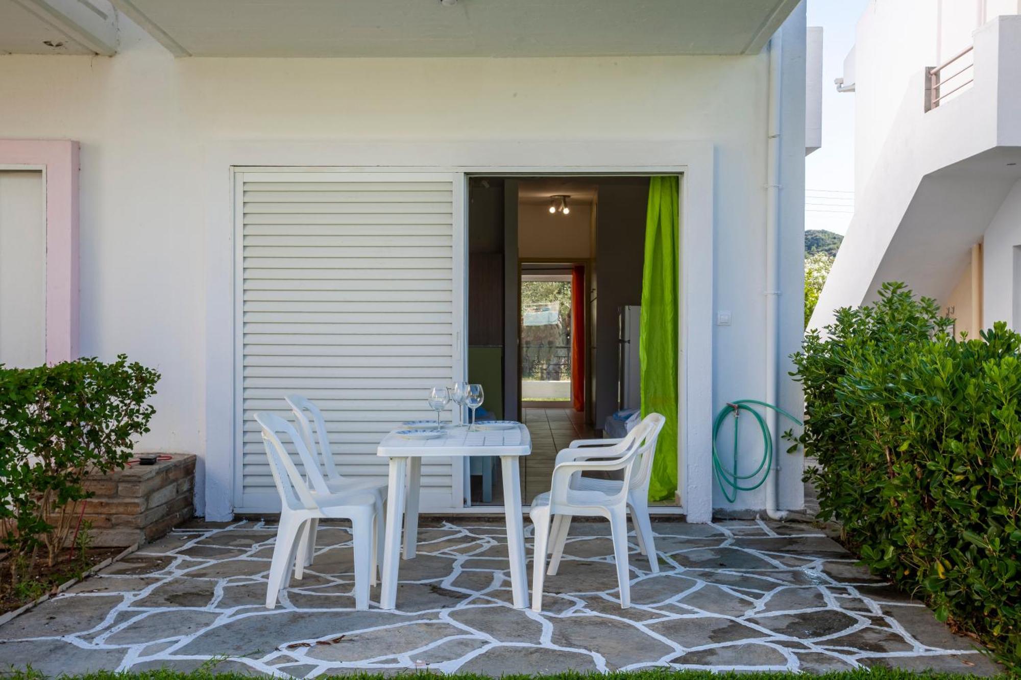 Akrotiri Apartment Пефкохори Екстериор снимка
